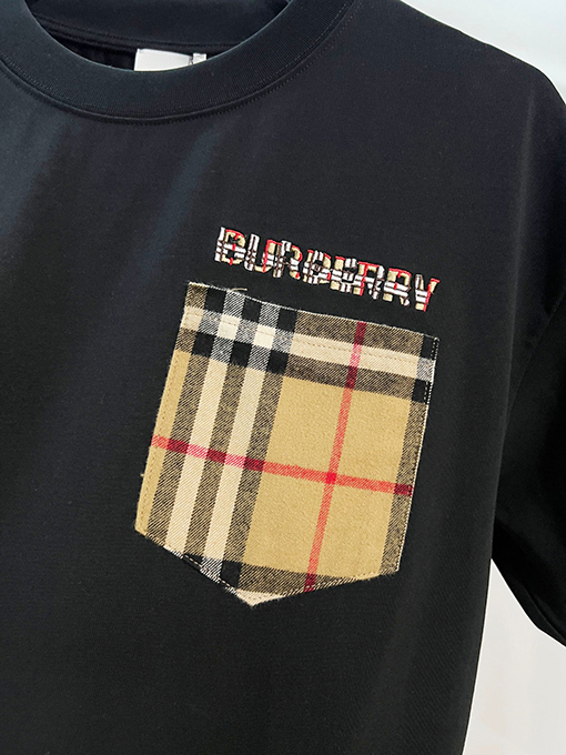 バーバリースーパーコピー BURBERRY パッチワークチェック柄のシールドにぼやけた刺繍ロゴの半袖Tシャツ