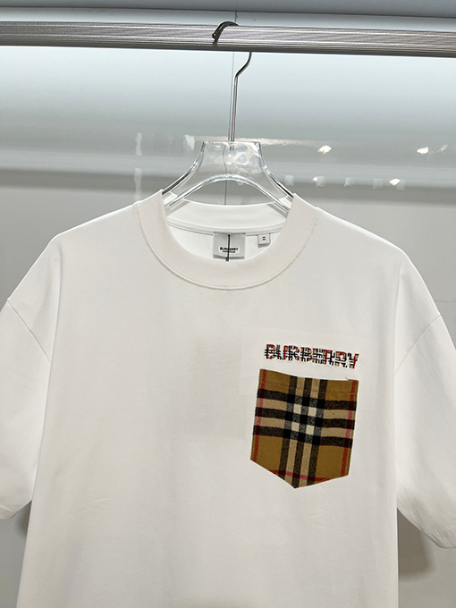 バーバリースーパーコピー BURBERRY パッチワークチェック柄のシールドにぼやけた刺繍ロゴの半袖Tシャツ