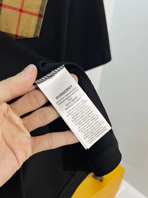 バーバリースーパーコピー BURBERRY パッチワークチェック柄のシールドにぼやけた刺繍ロゴの半袖Tシャツ