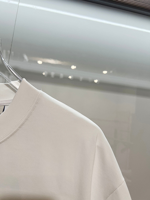 バーバリースーパーコピー BURBERRY パッチワークチェック柄のシールドにぼやけた刺繍ロゴの半袖Tシャツ