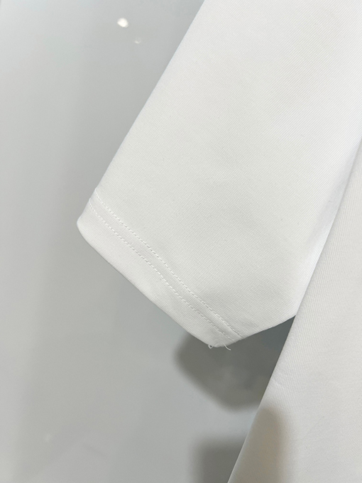 バーバリースーパーコピー BURBERRY パッチワークチェック柄のシールドにぼやけた刺繍ロゴの半袖Tシャツ