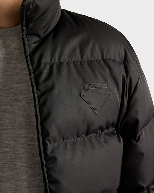 プラダ ナイロンダウンジャケット