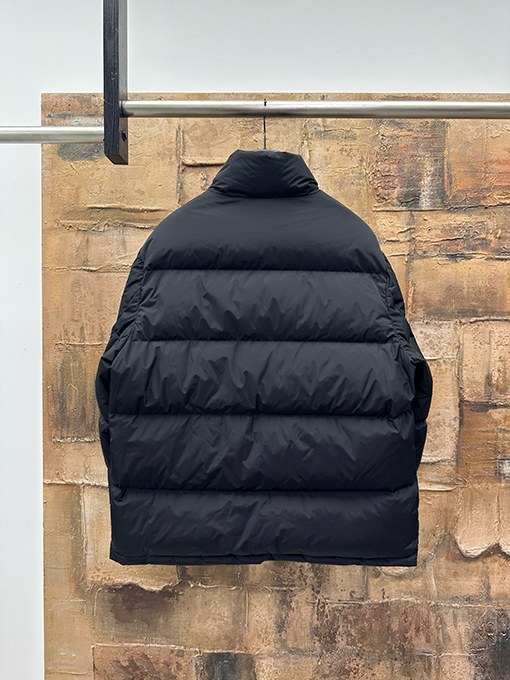 プラダ ナイロンダウンジャケット