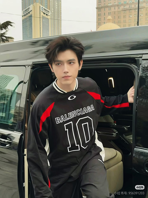 バレンシアガ Balenciaga NBA コラボレーション刺繍入り長袖シャツ