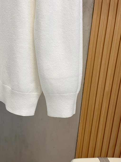 グッチ 新しいタートルネックウール