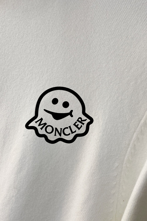 モンクレールブランドスーパーコピー 新しいクラシックなタートルネックウール