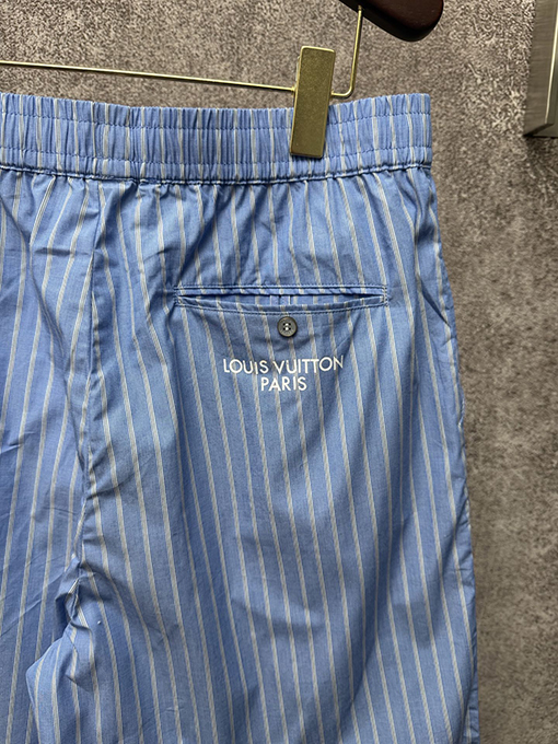 ルイヴィトン ファレルウィリアムスの新作ストライプショーツ