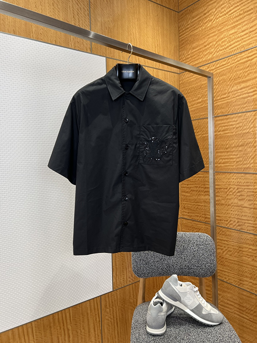 ルイヴィトンブランドコピー LV スパンコール刺繍入りポケット付き半袖シャツ