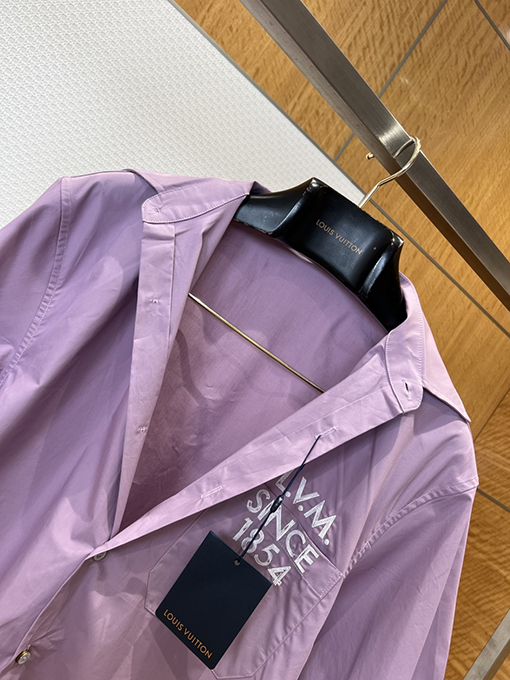 ルイヴィトン 刺繍ロゴ入り襟の半袖シャツ