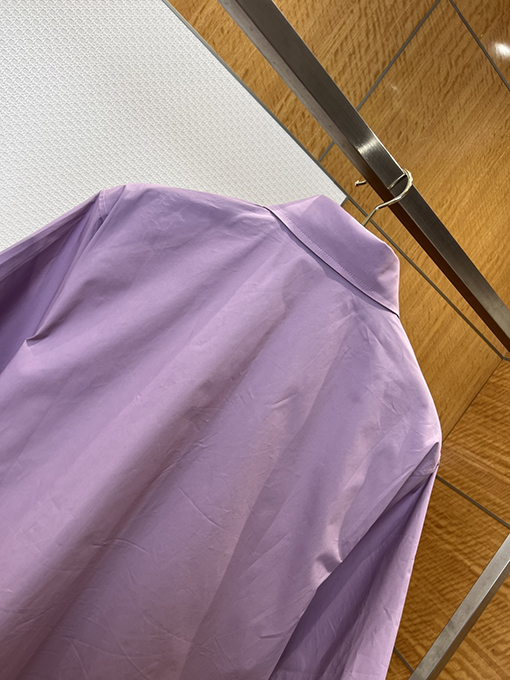 ルイヴィトン 刺繍ロゴ入り襟の半袖シャツ