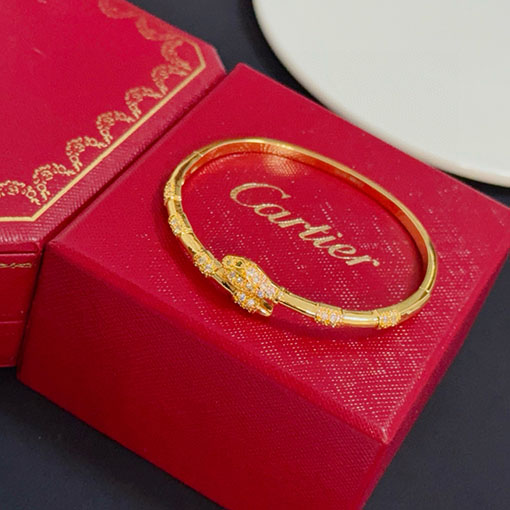 カルティエ レディースクラシックなダイヤモンドがちりばめられたブレスレット