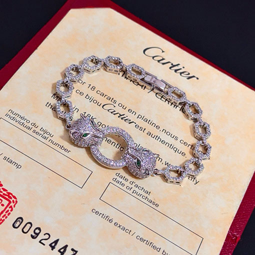 カルティエ レディースダイヤモンドがちりばめられたパンサーのブレスレット
