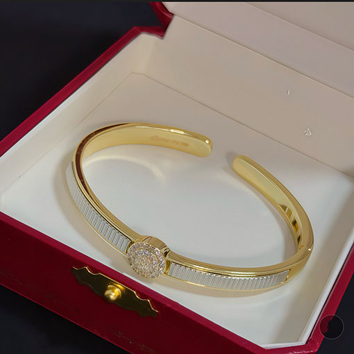 カルティエ レディースダイヤモンドがちりばめられた新作ブレスレット