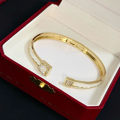 カルティエ レディース高級カスタムダイヤモンド装飾ブレスレット