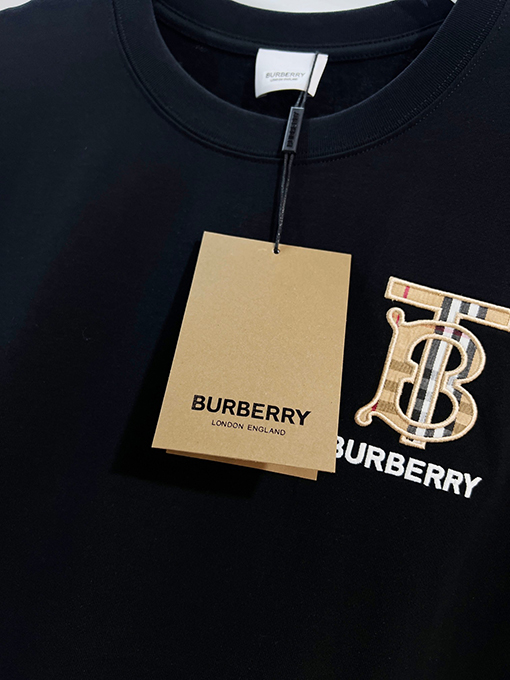 バーバリー BURBERRY クラシックなチェック柄に刺繍ロゴが入った半袖Tシャツ