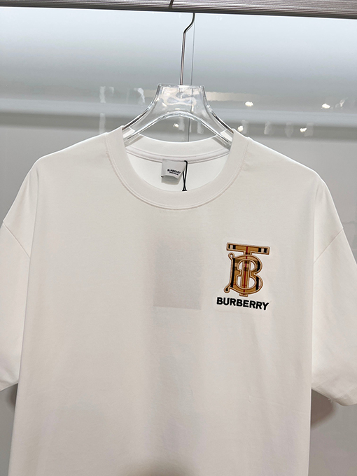 バーバリー BURBERRY クラシックなチェック柄に刺繍ロゴが入った半袖Tシャツ