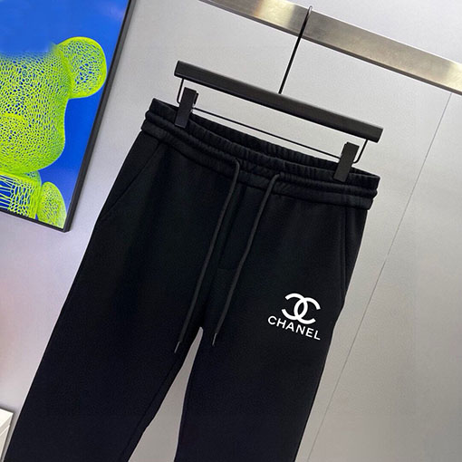 シャネルスーパーコピー Chanel 人気のフード付きスウェットシャツとパンツのセット