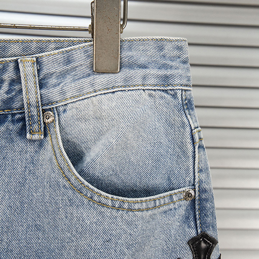 クロムハーツ 人気のクロス柄レザーウォッシュデニムジーンズ