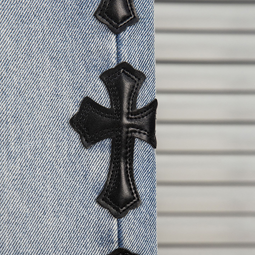 クロムハーツ 人気のクロス柄レザーウォッシュデニムジーンズ