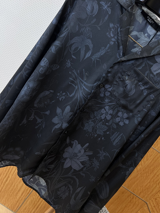 グッチ 花柄プリントの長袖襟付きシャツ