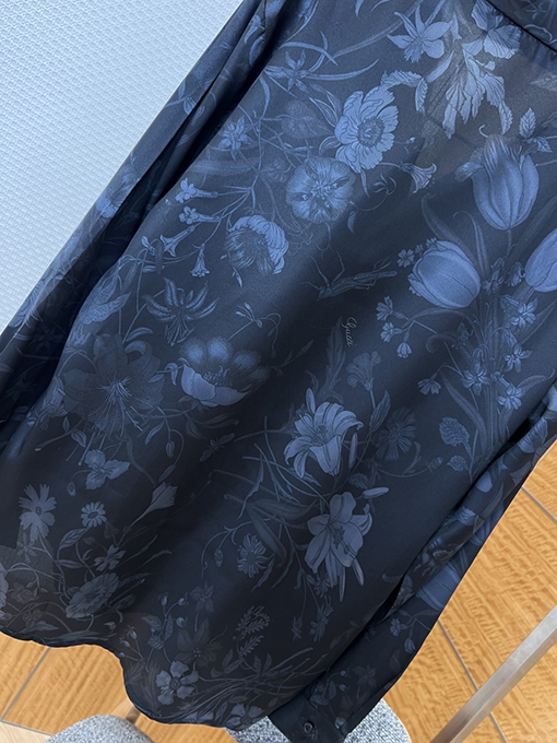 グッチ 花柄プリントの長袖襟付きシャツ