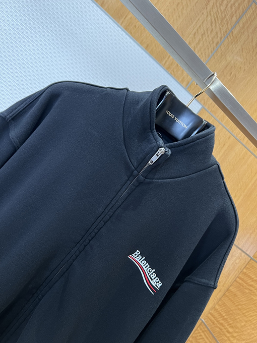 バレンシアガ Balenciaga 刺繍ロゴ入りジップアップジャケット