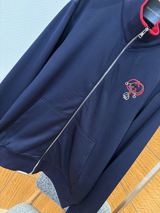 グッチ 刺繍ロゴ入りジップアップジャケット