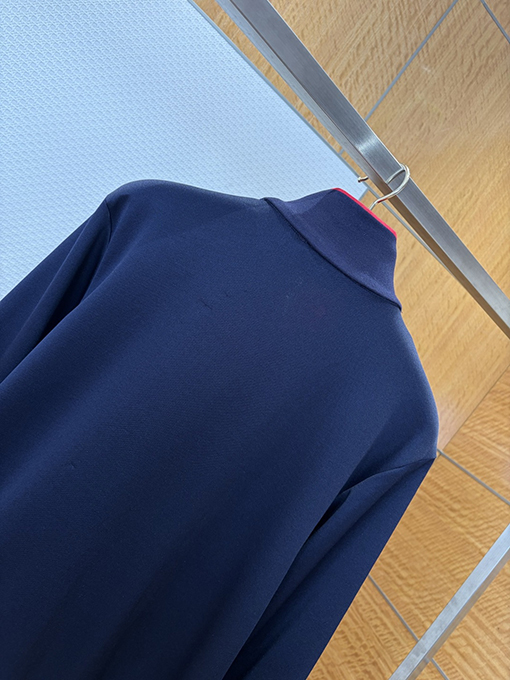 グッチ 刺繍ロゴ入りジップアップジャケット