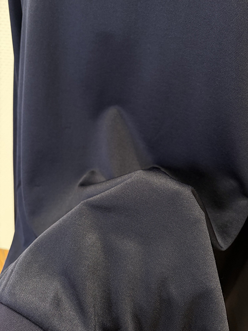 グッチ 刺繍ロゴ入りジップアップジャケット