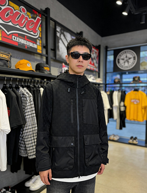 グッチ モノグラム入りフード付きジャケット