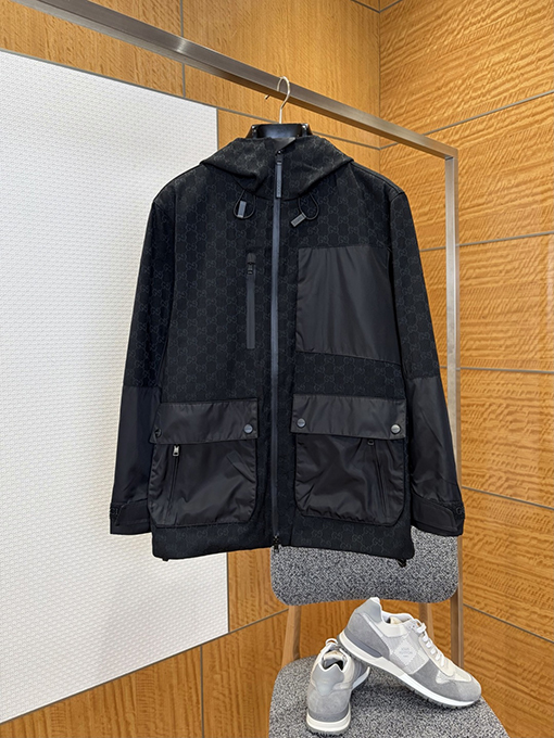 グッチ モノグラム入りフード付きジャケット