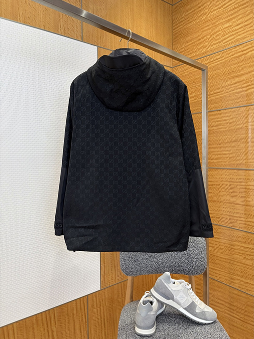 グッチ モノグラム入りフード付きジャケット