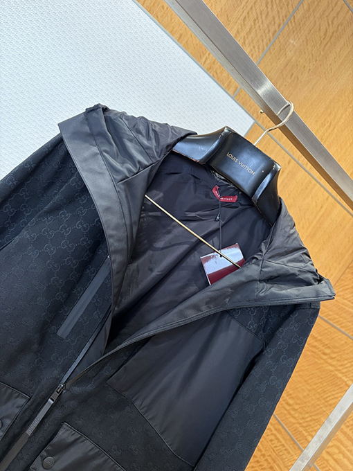 グッチ モノグラム入りフード付きジャケット