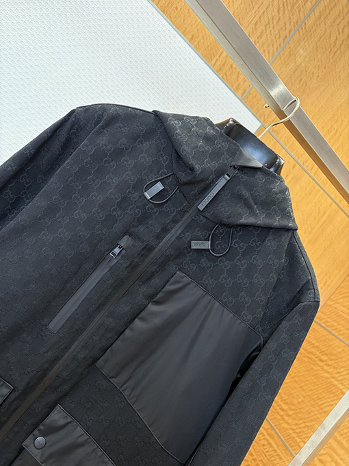 グッチ モノグラム入りフード付きジャケット