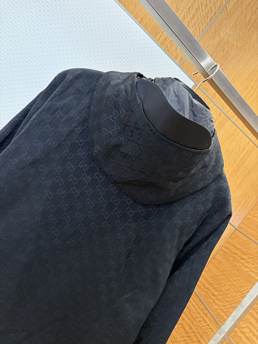 グッチ モノグラム入りフード付きジャケット