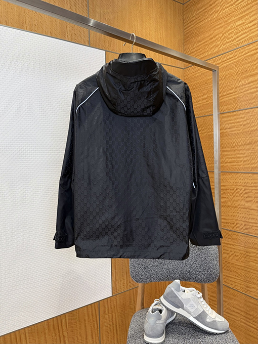 グッチブランドスーパーコピー モノグラム柄のカラーブロックジップアップフード付きジャケット