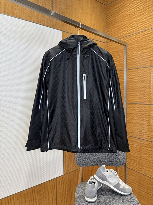 グッチブランドスーパーコピー モノグラム柄のカラーブロックジップアップフード付きジャケット