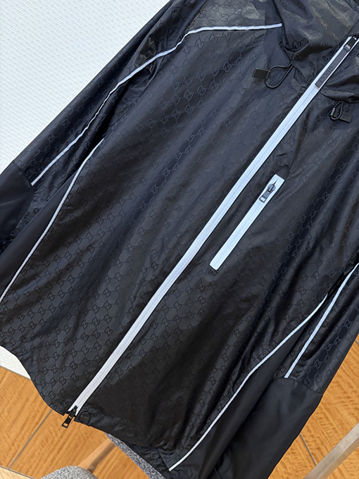 グッチブランドスーパーコピー モノグラム柄のカラーブロックジップアップフード付きジャケット