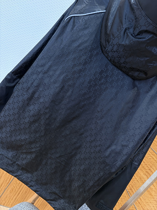 グッチブランドスーパーコピー モノグラム柄のカラーブロックジップアップフード付きジャケット