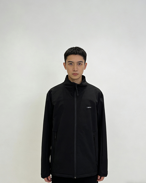 プラダ タグ付き機能性ジャケット