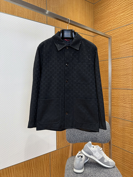 グッチ 全面にラインストーンがあしらわれた襟のデニムジャケット