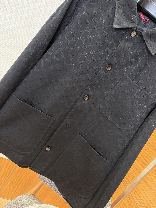 グッチ 全面にラインストーンがあしらわれた襟のデニムジャケット