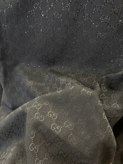 グッチ 全面にラインストーンがあしらわれた襟のデニムジャケット