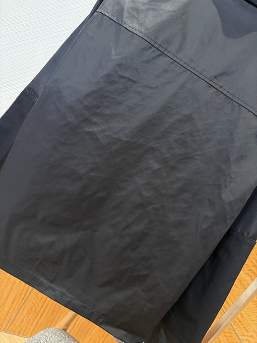 プラダスーパーコピー メタルトライアングルロゴ入りラペルワークジャケット