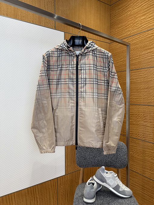 バーバリー グラデーションチェック柄のフード付きジャケット