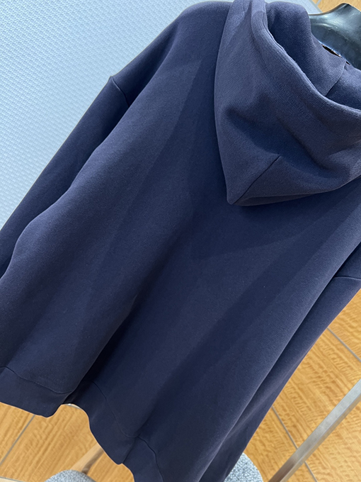 ルイヴィトン ゴールドの刻印入りレザーラベル付きジップアップフード付きスウェットジャケット