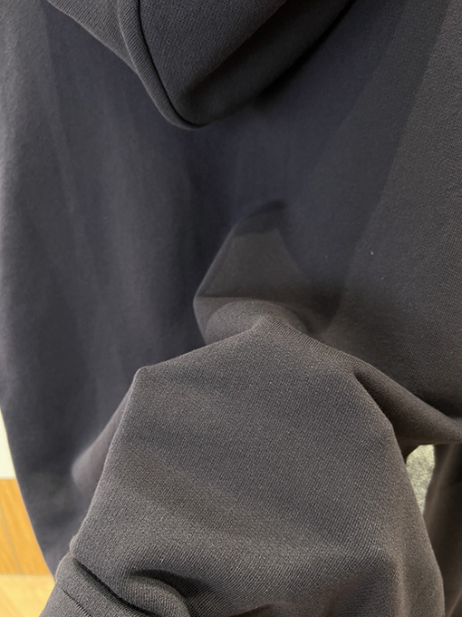 ルイヴィトン ゴールドの刻印入りレザーラベル付きジップアップフード付きスウェットジャケット