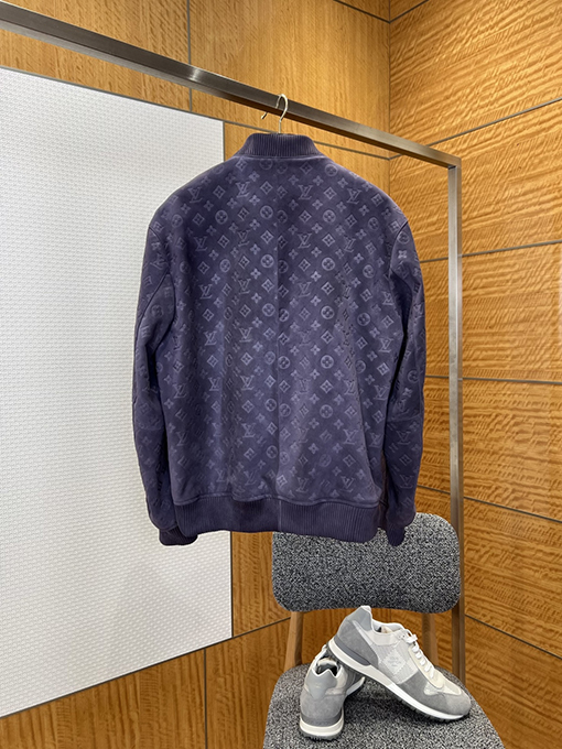 ルイヴィトン ランウェイオートクチュールエンボスしラムスキンジャケット