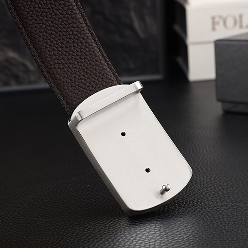 プラダ ファッションなメンズパンチングベルト