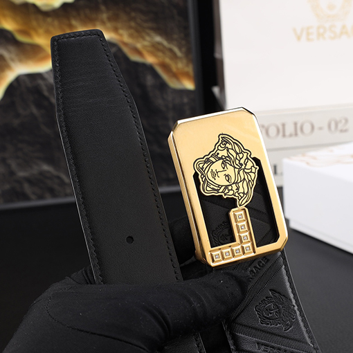 ヴェルサーチ 新モデルクラシックなメンズパンチングベルト